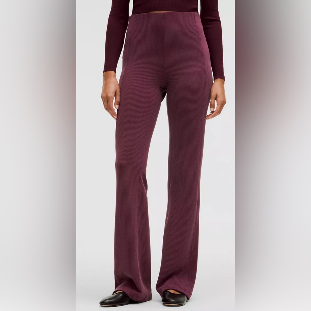 Lululemon Ribbed Softstreme Flared Pant
Regular